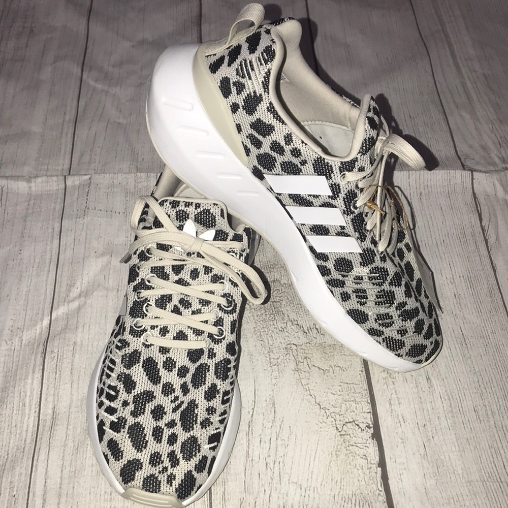 Adidas Swift Run 22.  Size 6.5– NEW without box
